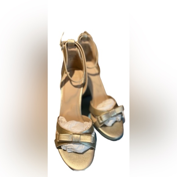 Draper James RSVP Averie, open toe heels/sandals, 3.75" heel, gold. 9.5m new - Picture 2 of 11